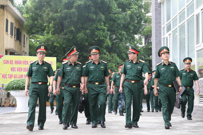 Thượng tướng Nguyễn Chí Vịnh kiểm tra bệnh viện dã chiến cấp 2 số 2 ảnh 1