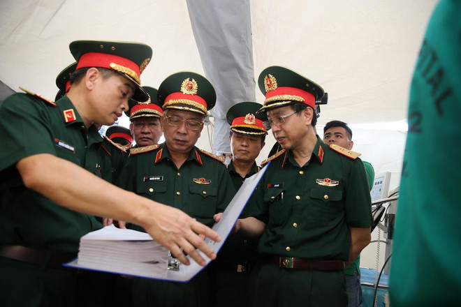 Thượng tướng Nguyễn Chí Vịnh kiểm tra bệnh viện dã chiến cấp 2 số 2 ảnh 7