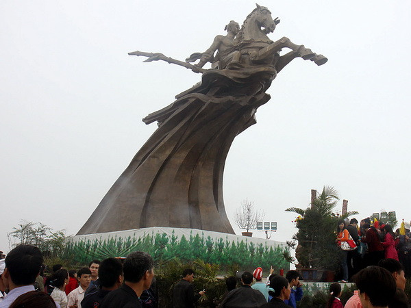 Tặng 60 tượng Thánh Gióng nhân kỷ niệm 60 năm Giải phóng Thủ đô ảnh 1