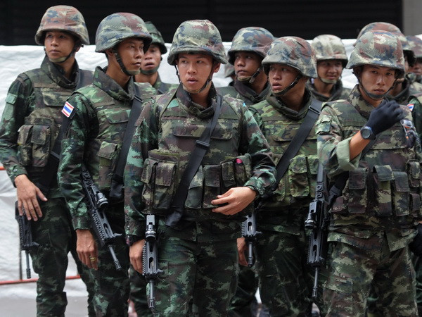 Thái Lan triển khai binh lính ngăn chặn biểu tình ở Bangkok ảnh 1