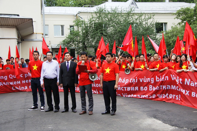 [Photo] Người Việt tại Liên bang Nga quyên góp ủng hộ biển đảo ảnh 5