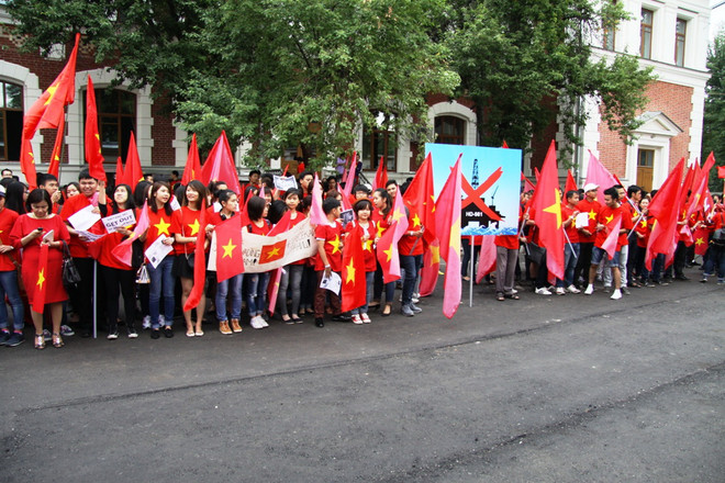 [Photo] Người Việt tại Liên bang Nga quyên góp ủng hộ biển đảo ảnh 6