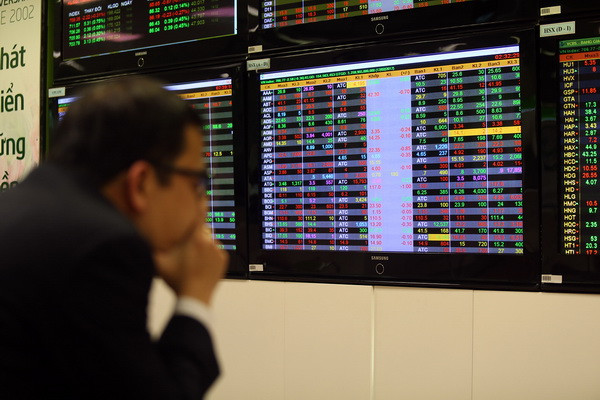 Chứng khoán 3/7: Nhiều mã giảm sàn, VN-Index mất hơn 41 điểm ảnh 1