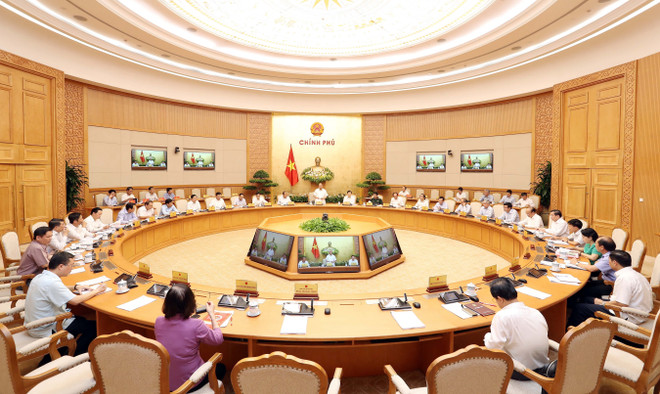 Thủ tướng: Tập trung nhiều hơn nữa cho công tác xây dựng thể chế ảnh 2