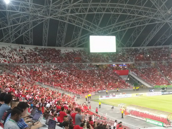 AFF Suzuki Cup 2014: Singapore tự đẩy mình vào thế khó ảnh 1