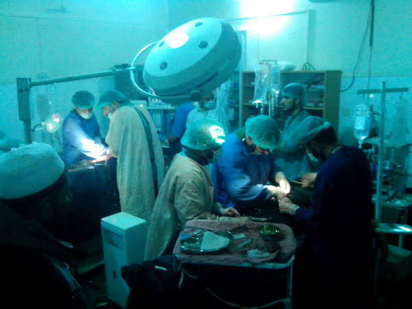 Đánh bom liều chết ở Afghanistan, hơn 100 người thương vong ảnh 1