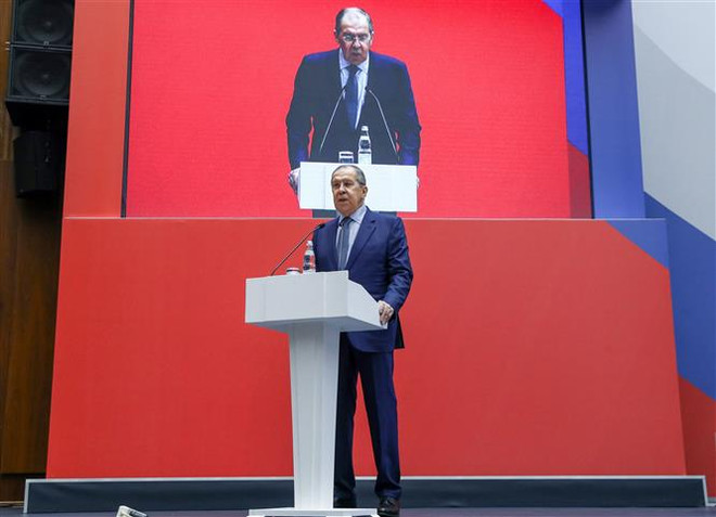 Ngoại trưởng Nga Sergei Lavrov phát biểu tại một hội nghị ở Moskva, Nga. (Ảnh: AFP/TTXVN) Ngoại trưởng Nga Lavrov sẽ tham dự Hội nghị thượng đỉnh G20 ảnh 1