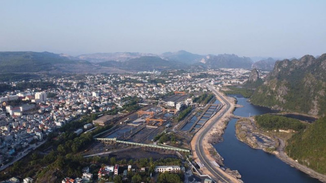 Quảng Ninh ưu tiên quỹ đất nhà máy than để xây bệnh viện, trường học ảnh 1