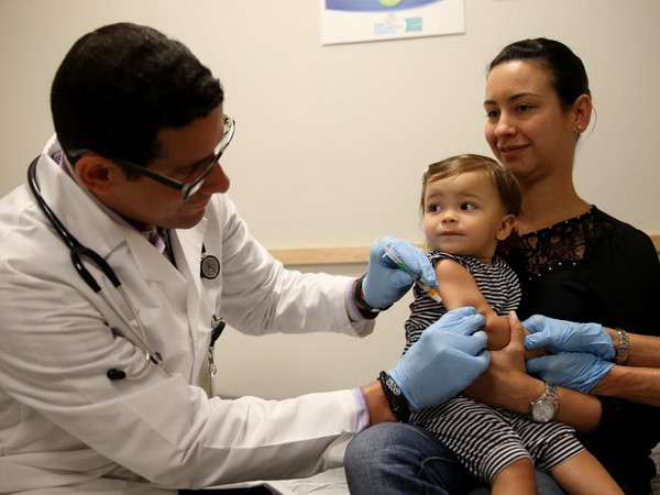 Vắcxin phòng bệnh ít gây phản ứng phụ nguy hiểm ở trẻ ảnh 1