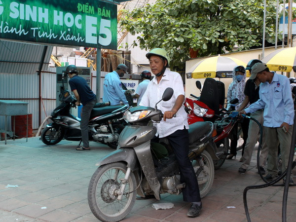 Gỡ nút thắt cho sản xuất và tiêu thụ xăng sinh học E5 ảnh 1