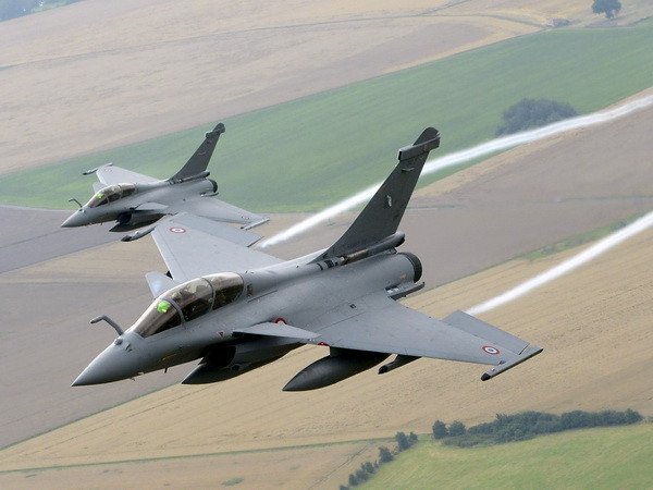 Pháp ký bản ghi nhớ bán 24 máy bay chiến đấu Rafale cho Qatar ảnh 1