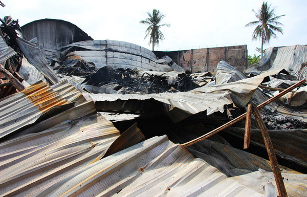 Cà Mau: Cháy lớn thiêu rụi trên 1.500m2 xưởng chế biến Composite ảnh 1