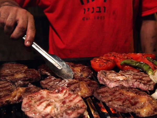 Nhiều nhà hàng hàng đầu tại Israel sử dụng thịt bò "bẩn" ảnh 1