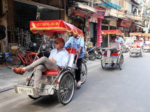 Khách du lịch quốc tế đến Hà Nội dịp lễ 30/4 và 1/5 tăng đột biến ảnh 1