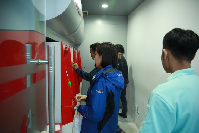Chuẩn bị đủ tiền mặt cho máy ATM đặt tại các khu công nghiệp ảnh 1