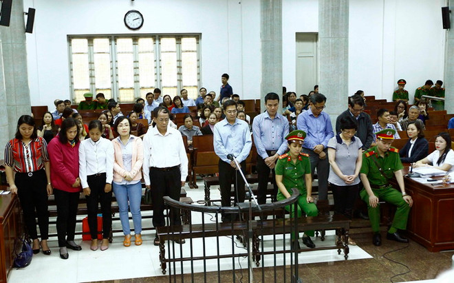 Vụ Châu Thị Thu Nga: Nhiều khách hàng đến Tòa yêu cầu bồi thường ảnh 1