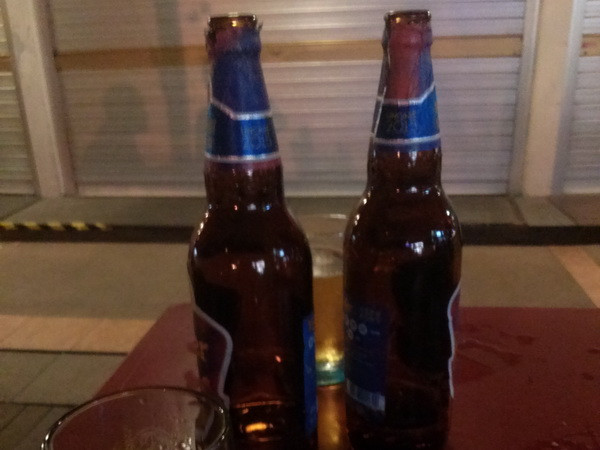 Đa số dân Singapore ủng hộ luật cấm uống rượu nơi công cộng ảnh 1