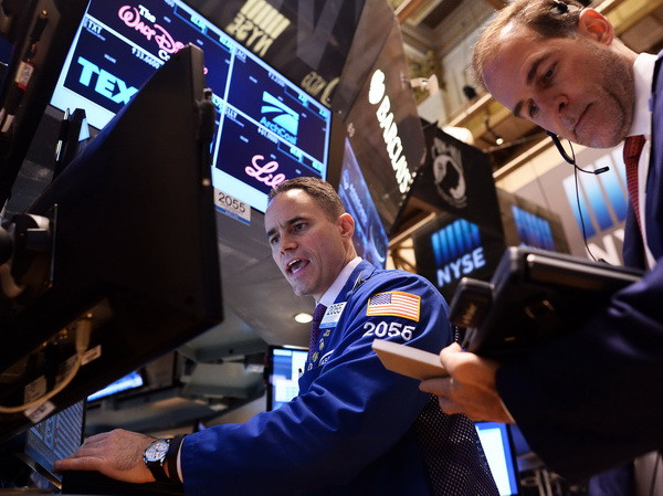 Chứng khoán Mỹ mất giá do làm ăn yếu kém của các công ty lớn ảnh 1