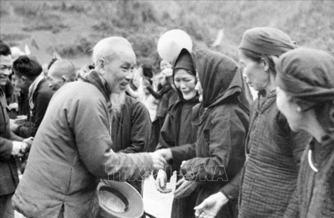 Tự do dân chủ Việt Nam nhìn từ những cuộc “bát phố” của các nguyên thủ ảnh 6