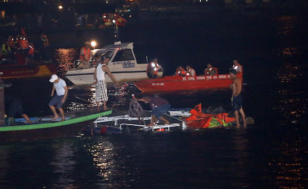 Đã cứu được 29 nạn nhân vụ chìm tàu du lịch trên sông Hàn ảnh 1