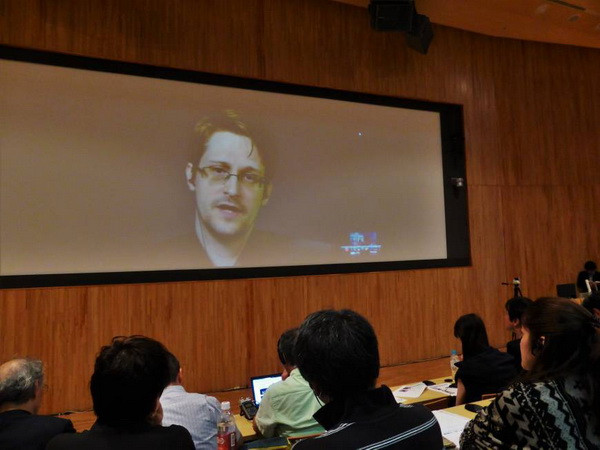 Edward Snowden: Tất cả công dân Nhật Bản đều bị theo dõi ảnh 1