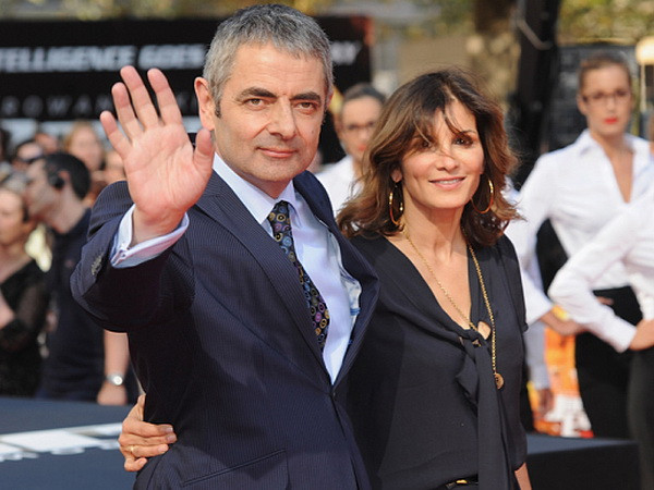 Ngài Bean cùng vợ Sunetra. (Nguồn: PA) "Ngài Bean" Rowan Atkinson bị vợ bỏ vì trót mê gái trẻ ảnh 1