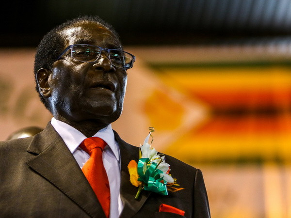 Quốc hội Zimbabwe bắt đầu luận tội Tổng thống Robert Mugabe ảnh 1