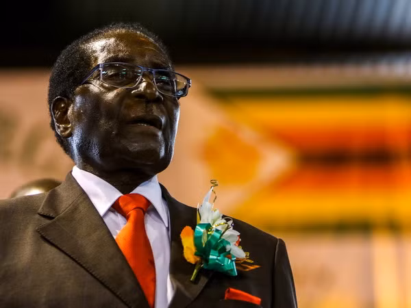Quốc hội Zimbabwe bắt đầu luận tội Tổng thống Robert Mugabe ảnh 1
