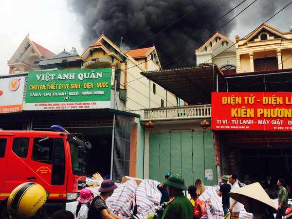 Cháy lớn kho chứa hàng tại Hưng Yên, gây thiệt hại hàng tỷ đồng ảnh 1