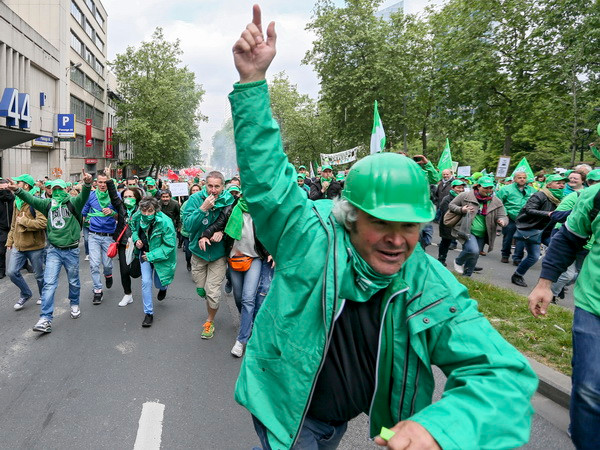 Biểu tình ở thủ đô Brussels phản đối chính sách mới về lao động ảnh 1