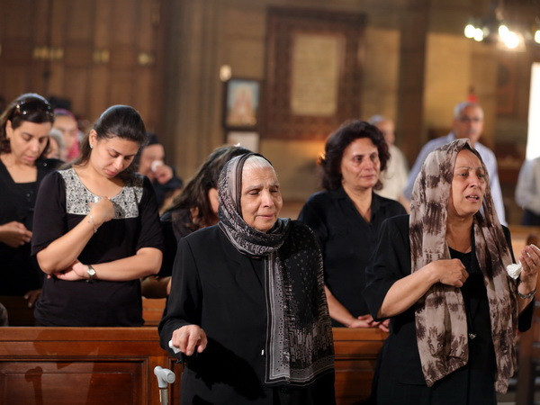 Ai Cập lấy mẫu ADN của thân nhân hành khách máy bay EgyptAir ảnh 1