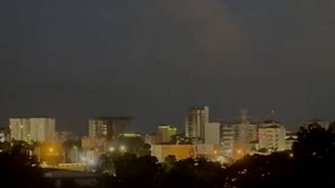 Nhiều tiếng súng nổ tại trung tâm hành chính ở thủ đô Conakry. (Nguồn: TRT Afrika) Guinea: Nổ súng tại trung tâm hành chính của thủ đô Conakry ảnh 1
