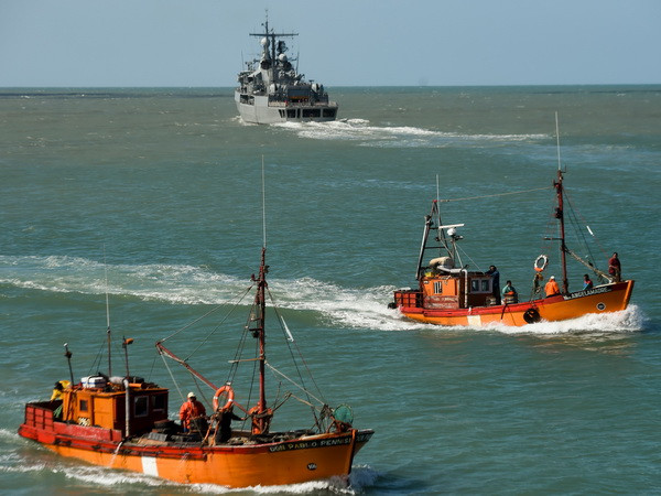 Thấy vật khả nghi ở khu vực tìm tàu ngầm Argentina mất tích ảnh 1