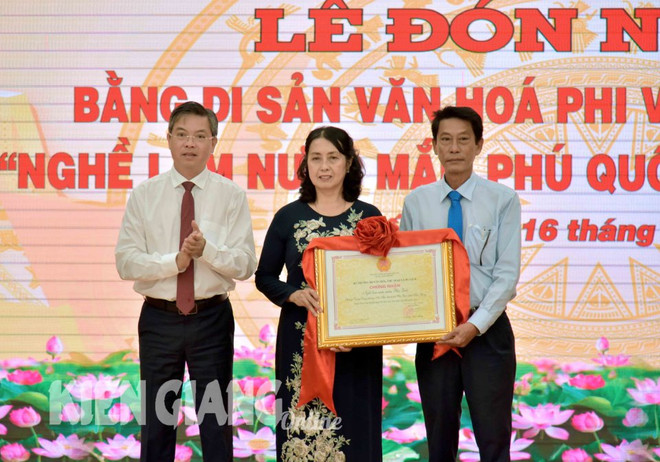 Nước mắm Phú Quốc đón nhận Bằng Di sản Văn hóa Phi vật thể Quốc gia ảnh 1