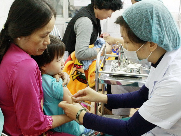 95% trẻ em trên đảo Bạch Long Vĩ được tiêm vắcxin sởi-rubella ảnh 1