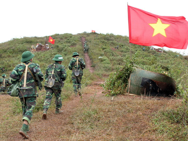 Đẩy mạnh hoạt động kinh tế, nâng cao sức mạnh của quân đội ảnh 1