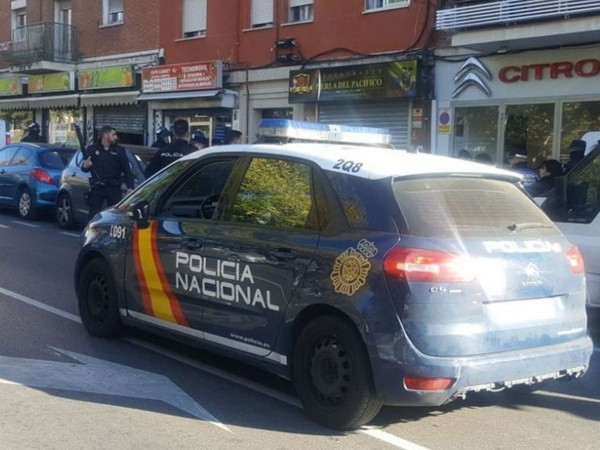 Cướp ngân hàng tại Madrid, một số người bị bắt làm con tin ảnh 1