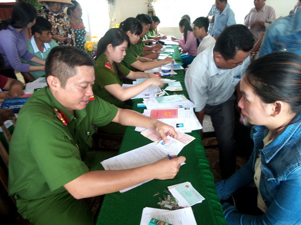 Phó Thủ tướng yêu cầu cấp Giấy xác nhận Chứng minh nhân dân ảnh 1