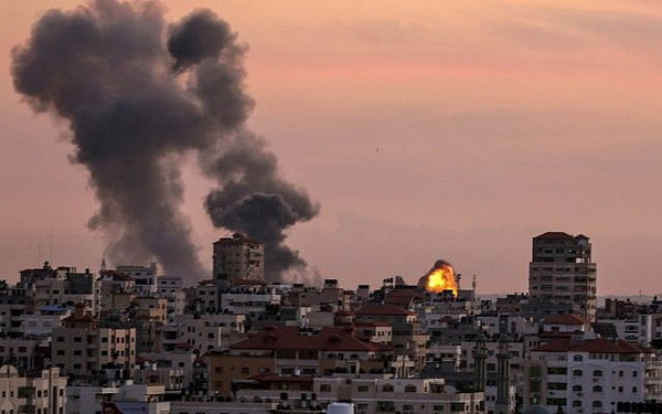 Israel không kích Hamas sau vụ phóng tên lửa từ Dải Gaza ảnh 1