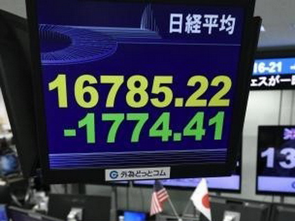 Chứng khoán châu Á đồng loạt giảm điểm bất chấp kích thích của ECB ảnh 1