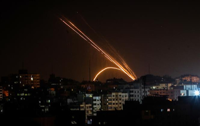 Israel không kích một nhà máy vũ khí do Hamas kiểm soát ảnh 1
