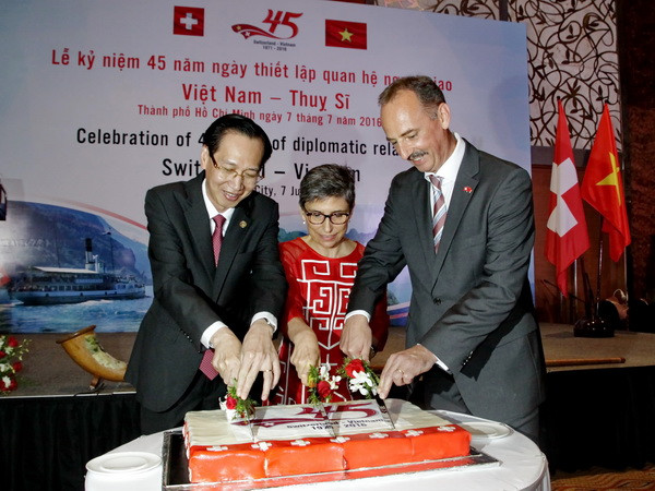 Kỷ niệm 45 năm thiết lập quan hệ ngoại giao Việt Nam-Thụy Sĩ ảnh 1