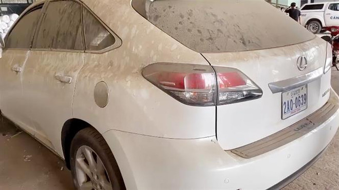 An Giang: Tạm giữ xe ôtô Lexus trị giá 3 tỷ đồng nghi vấn nhập lậu ảnh 1