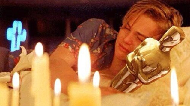 Đường tới giải Oscar của Leo DiCaprio qua các hình ảnh "chế" ảnh 1