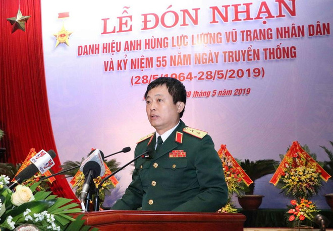 Trung tướng Vũ Chiến Thắng, Cục trưởng Cục Đối ngoại thuộc Bộ Quốc phòng phát biểu. (Ảnh: Văn Điệp/TTXVN) Cục Đối ngoại Bộ Quốc phòng nhận danh hiệu Anh hùng Lực lượng vũ trang ảnh 2