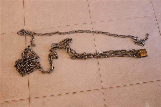 Trà Vinh: Hai đối tượng dùng dây xích trói cổ dẫn đến chết người ảnh 1