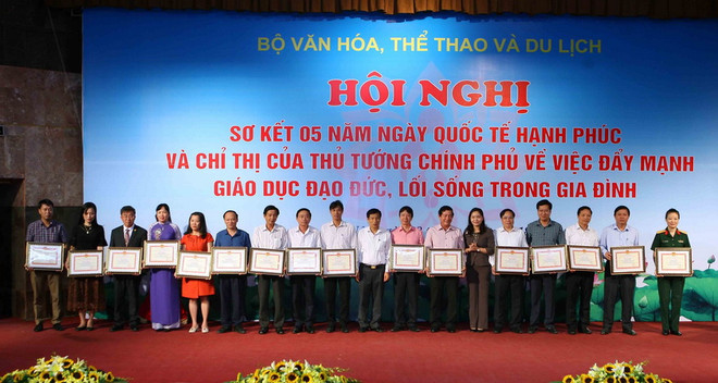 Phó Thủ tướng nêu ba nhiệm vụ cần làm tốt để có cuộc sống hạnh phúc ảnh 2