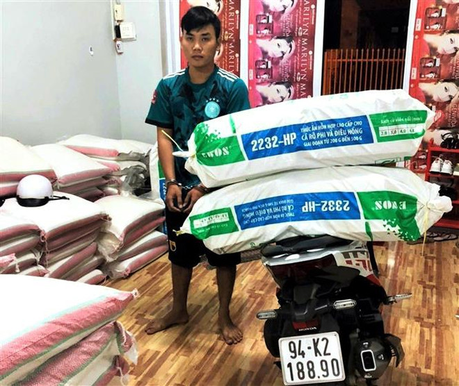 Bạc Liêu: Thu giữ gần 3.000 bao thuốc lá ngoại nhập lậu ảnh 1