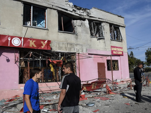 Tổng thống Ukraine trình quốc hội dự luật tự trị hạn chế cho miền Đông ảnh 1