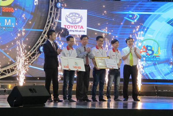 Đội LH-FF của Đại học Lạc Hồng vô địch Robocon năm 2016 ảnh 1